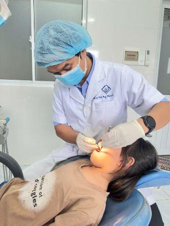 Những thói quen xấu ảnh hưởng đến răng và hàm ở trẻ